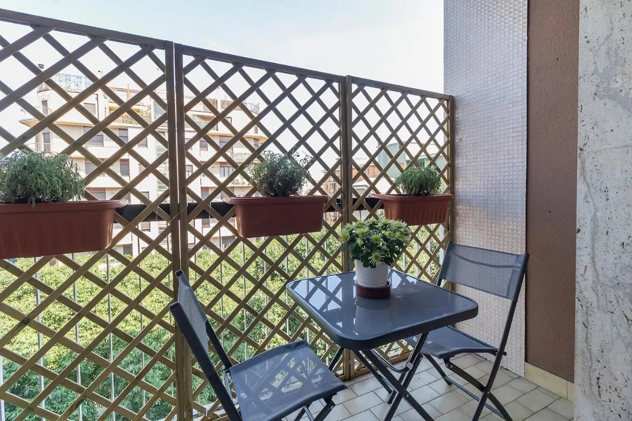 Altido Trendy Flat With Balcony, Easy Access To Milan Centre Apartment Italy
