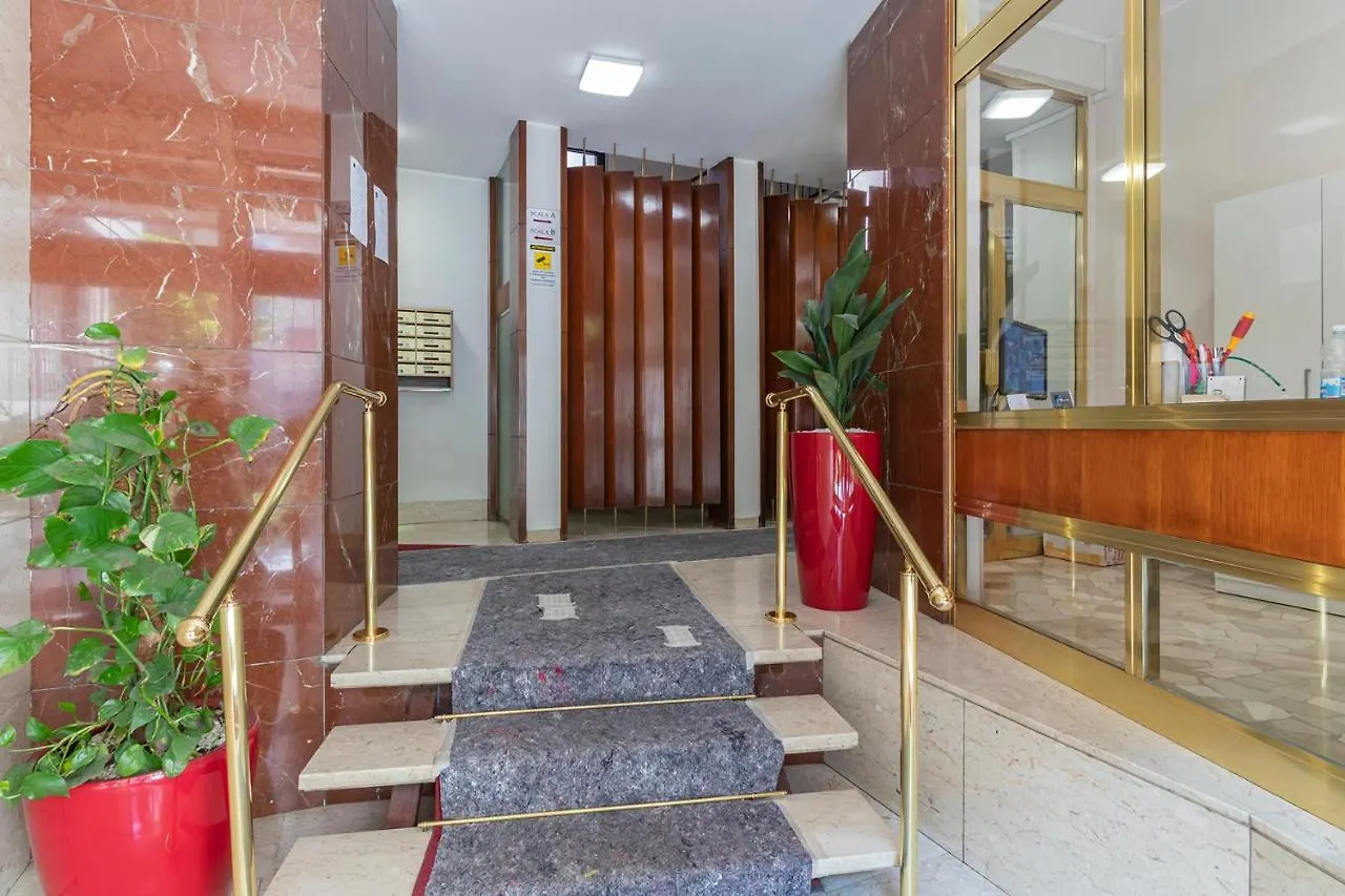 Altido Trendy Flat With Balcony, Easy Access To Milan Centre Apartment