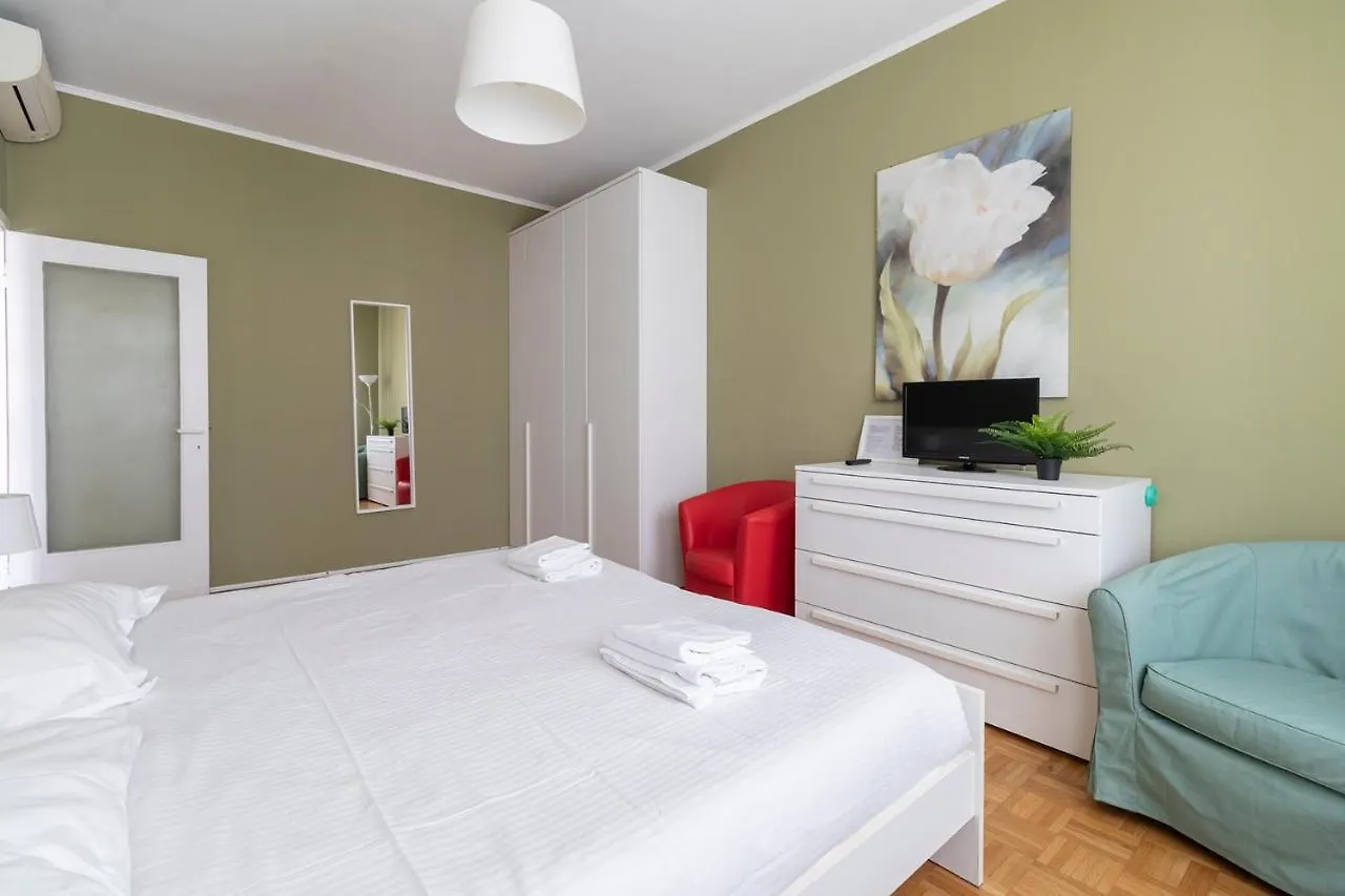 Altido Trendy Flat With Balcony, Easy Access To Milan Centre Apartment Italy